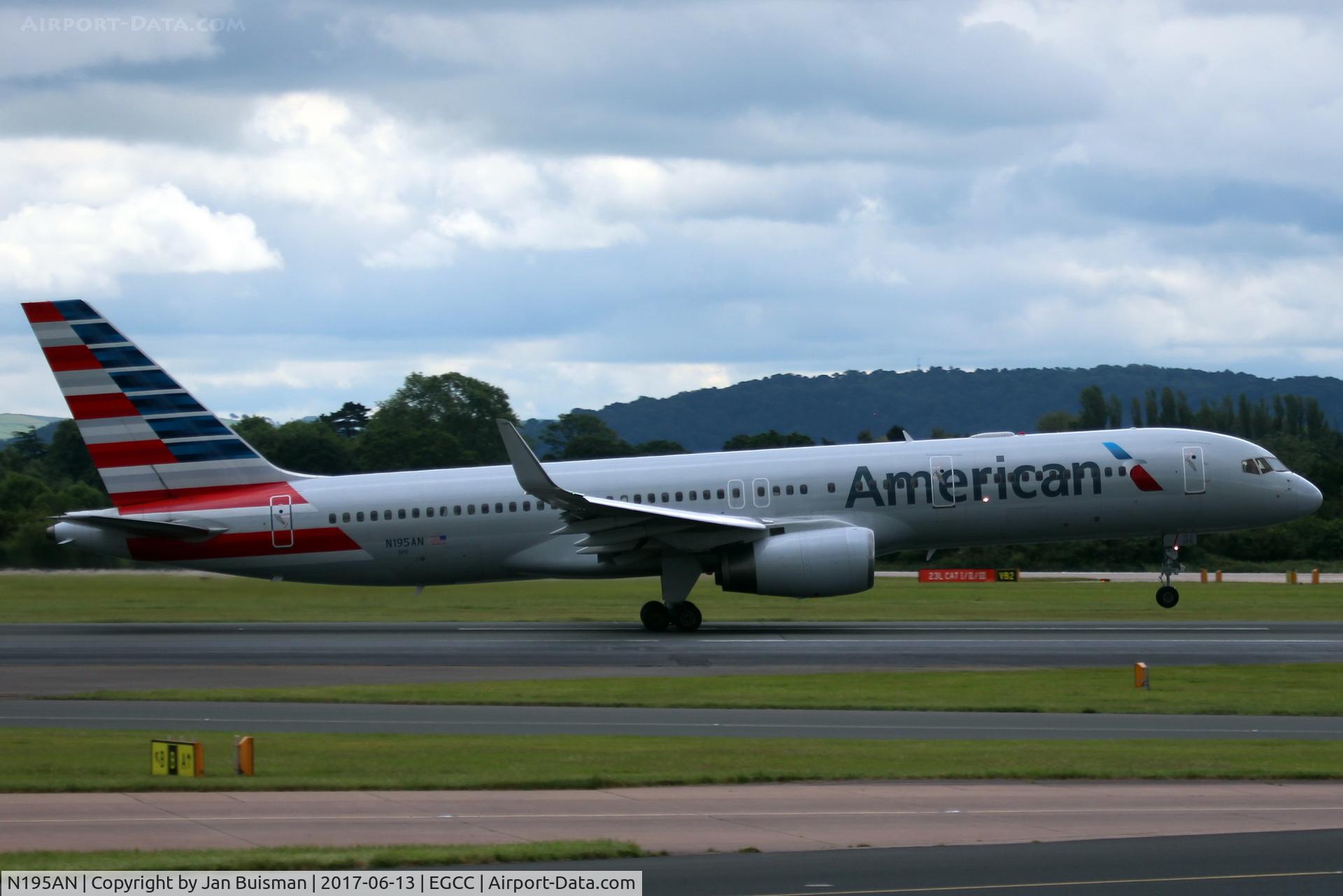N195AN, 2001 Boeing 757-223 C/N 32389, American