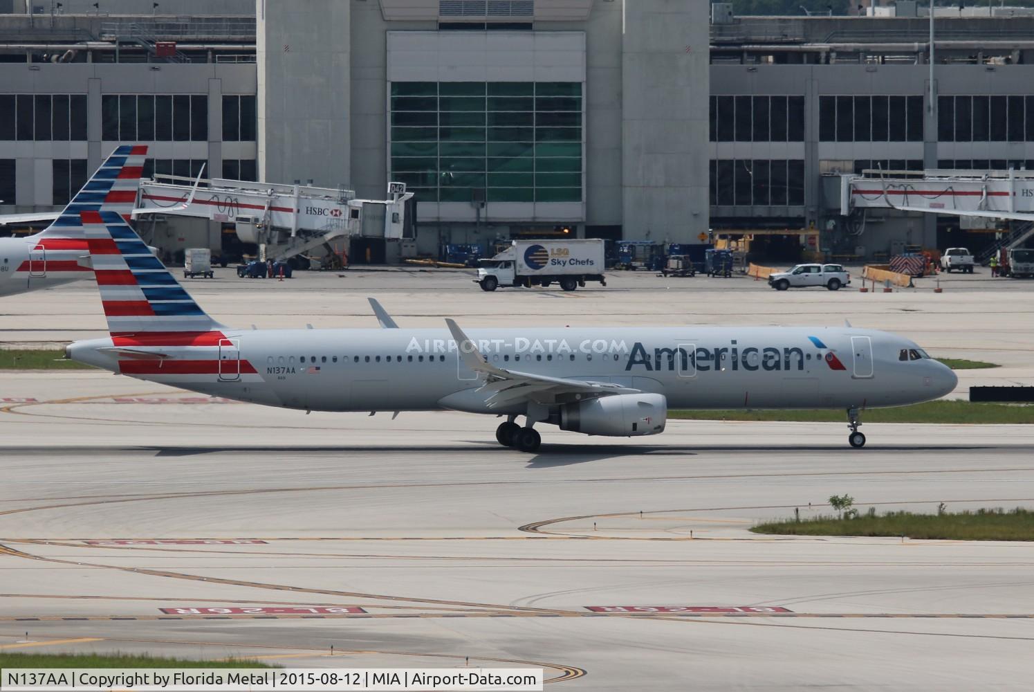 N137AA, 2015 Airbus A321-231 C/N 6647, American