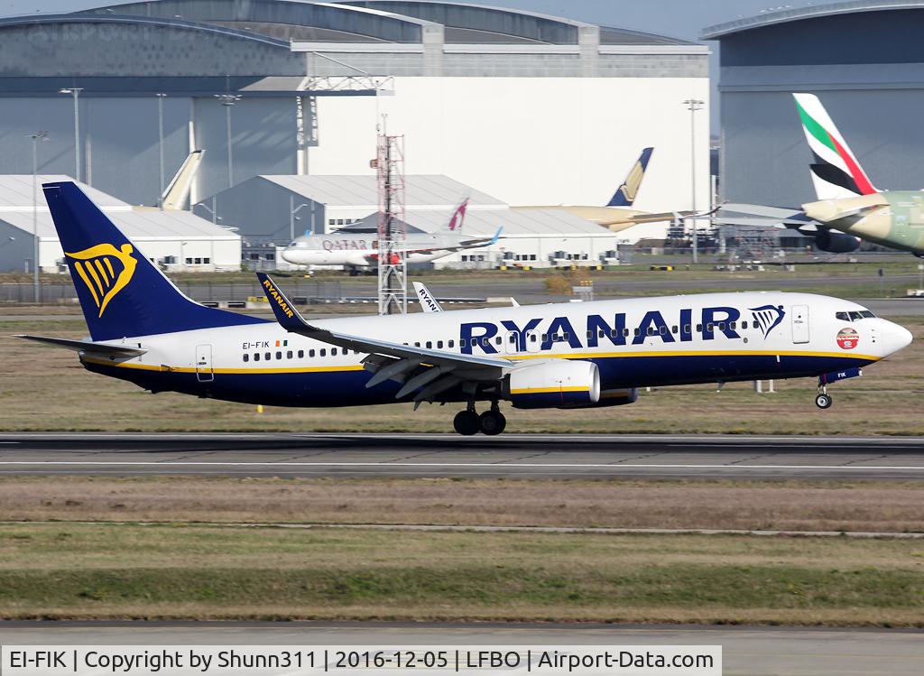 EI-FIK, 2015 Boeing 737-8AS C/N 44700, Landing rwy 14R with additional patch on nose