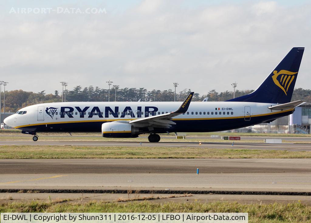 EI-DWL, 2007 Boeing 737-8AS C/N 33618, Ready for take off from rwy 14L