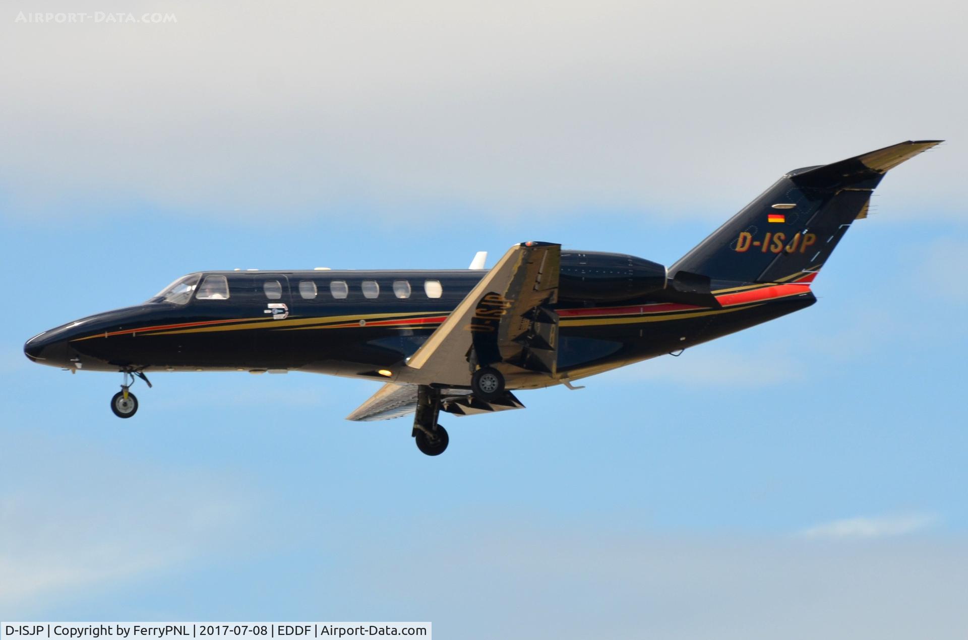 D-ISJP, 2001 Cessna 525A Citationjet CJ2 C/N 525A-0030, Starwings Ce525A landing