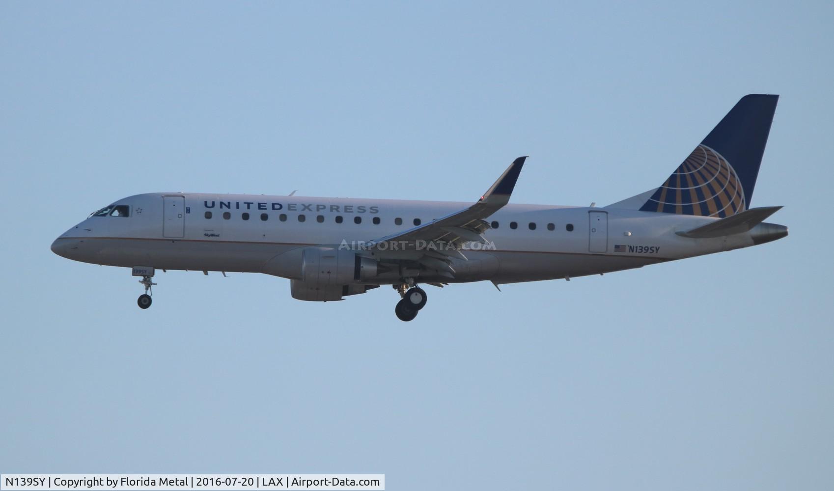 N139SY, 2015 Embraer 175LR (ERJ-170-200LR) C/N 17000468, United Express