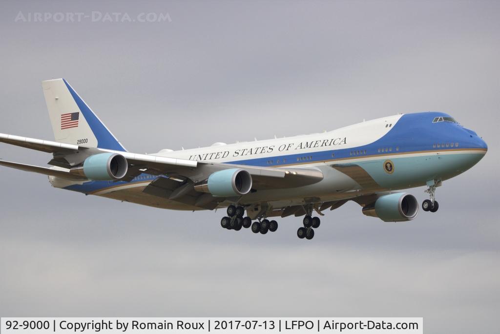 92-9000, 1987 Boeing VC-25A (747-2G4B) C/N 23825, Landing