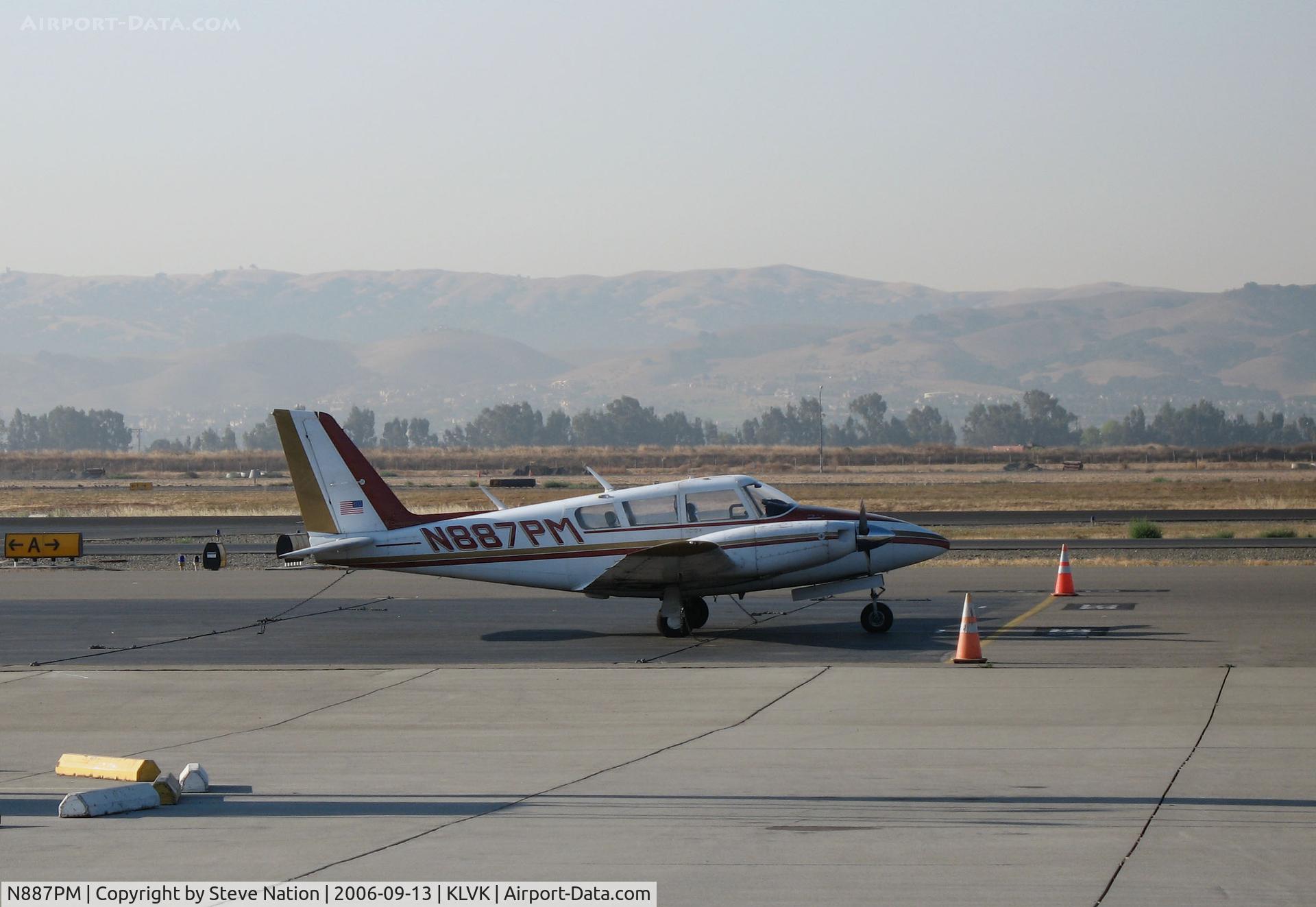N887PM, 1970 Piper PA-39-160 Twin Comanche C/N 39-25, 1970 Piper PA-39 Twin Comanche on visitor's ramp @ Livermore, CA sold to new owner 08.08 in Virginia