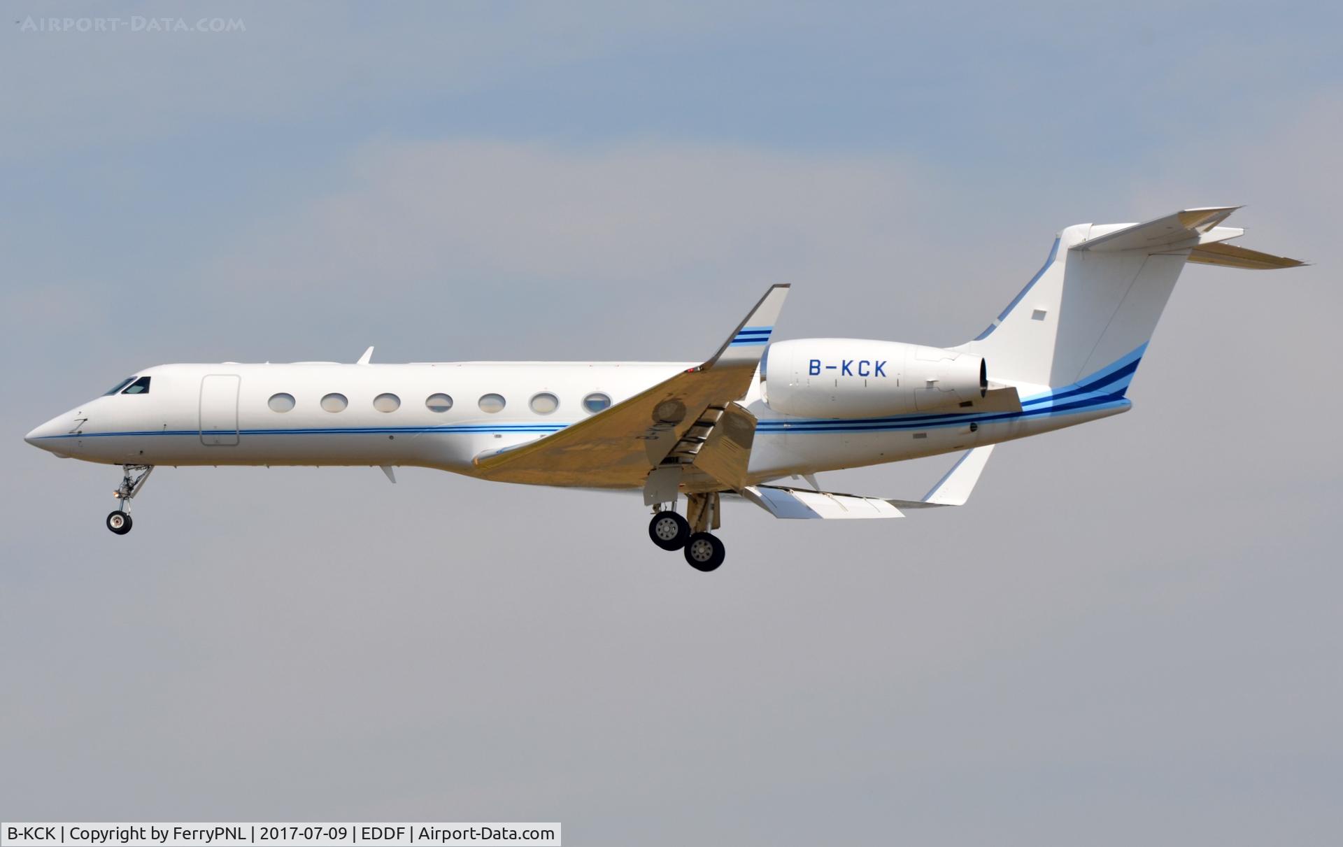 B-KCK, 2009 Gulfstream Aerospace GV-SP (G550) C/N 5228, Metrojet G550 arriving in FRA
