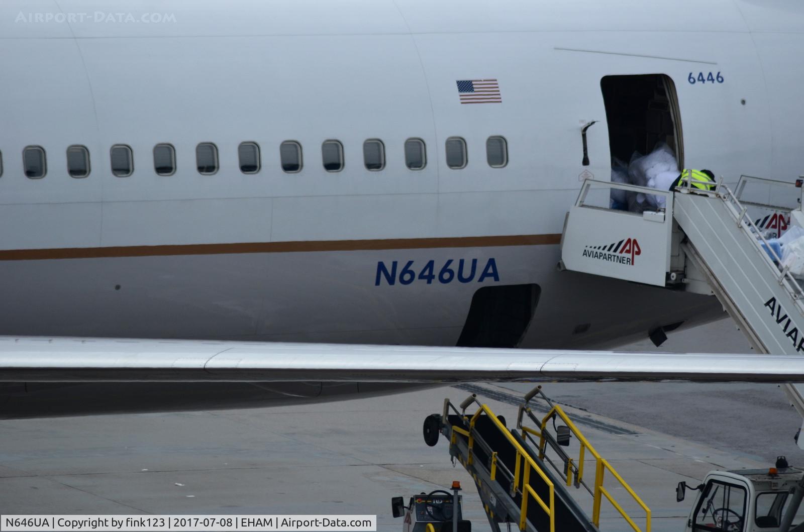 N646UA, 1992 Boeing 767-322/ER C/N 25283, UNITED 767