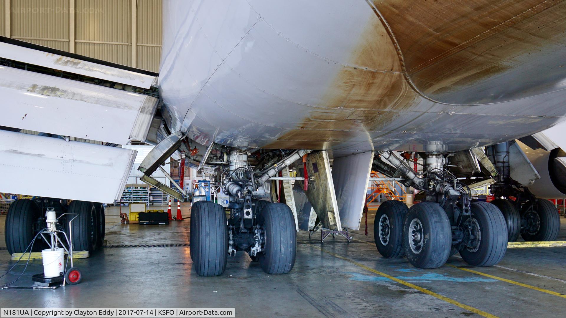 N181UA, 1991 Boeing 747-422 C/N 25278, Main Landing gear. SFO 2017.
