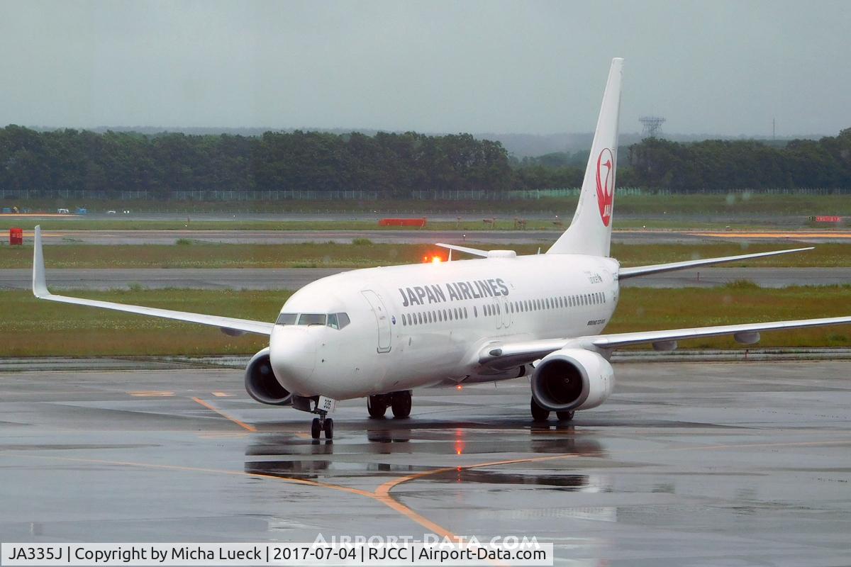 JA335J, 2011 Boeing 737-846 C/N 40350, At New Chitose