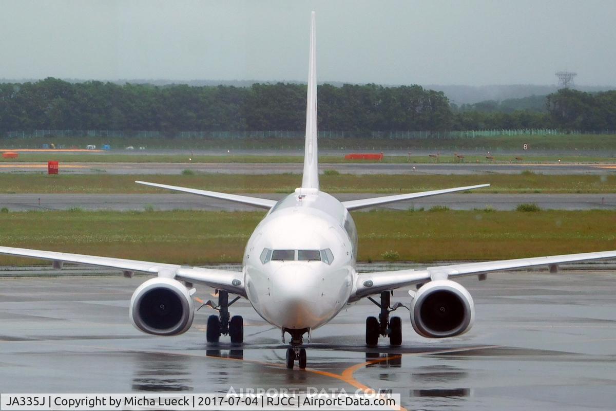 JA335J, 2011 Boeing 737-846 C/N 40350, At New Chitose