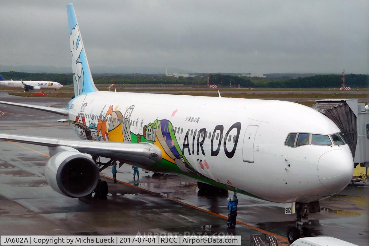 JA602A, 1997 Boeing 767-381 C/N 27944, At New Chitose
