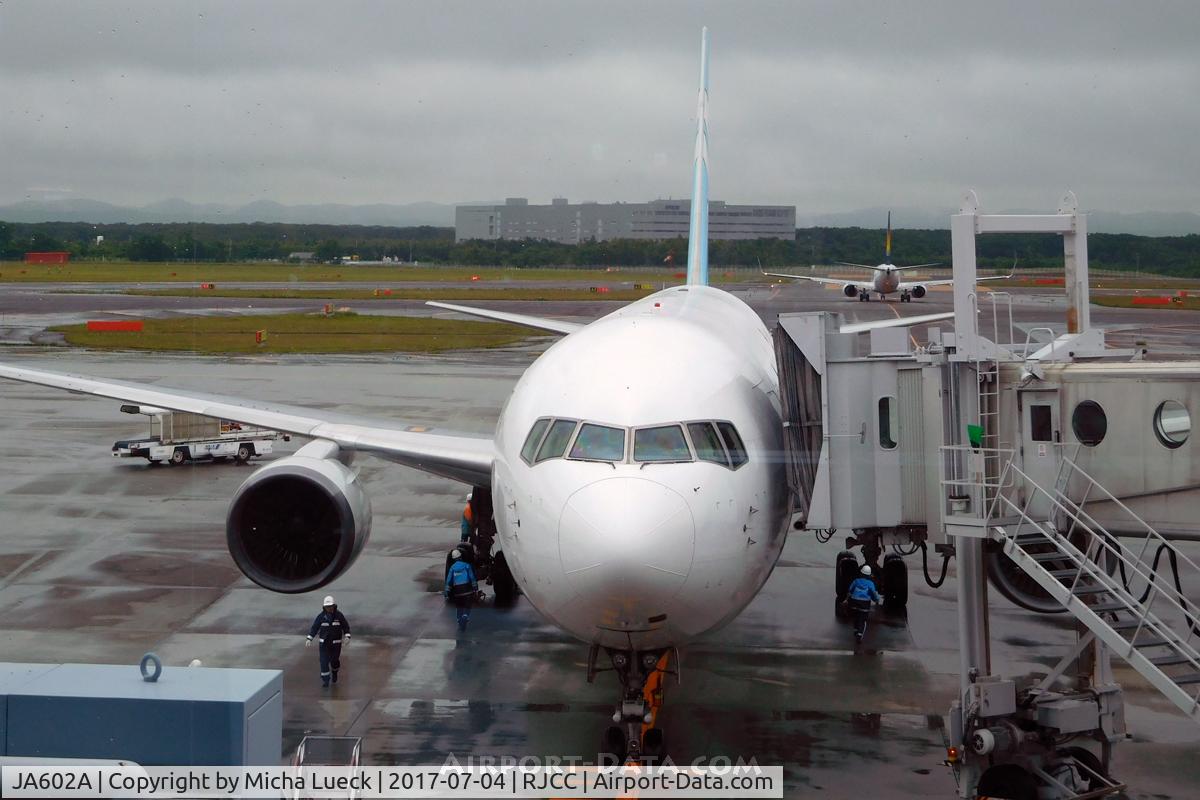 JA602A, 1997 Boeing 767-381 C/N 27944, At New Chitose