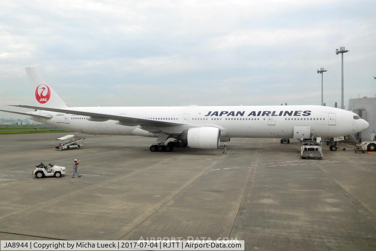 JA8944, 1999 Boeing 777-346 C/N 28396, At Haneda