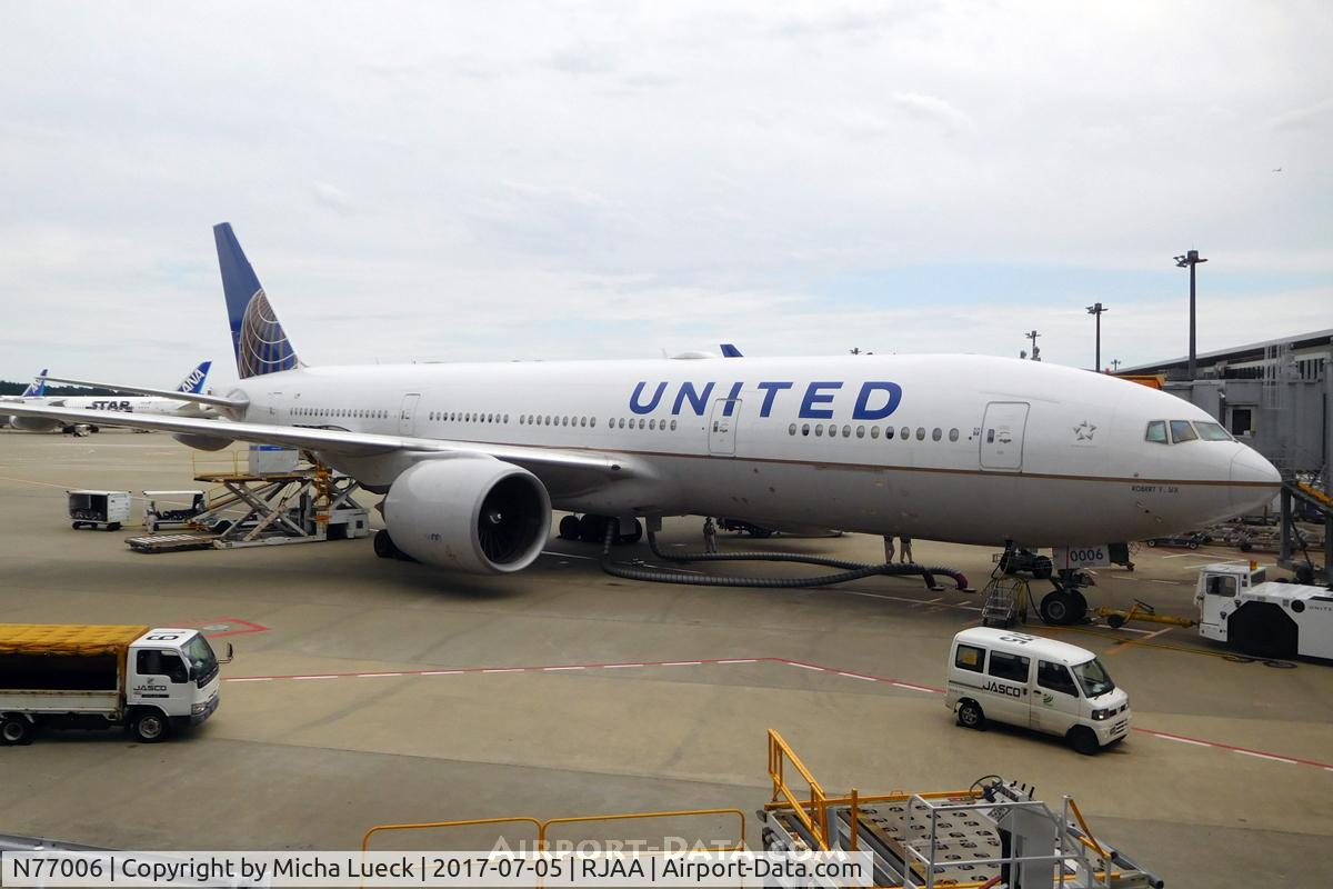 N77006, 1998 Boeing 777-224 C/N 29476, At Narita