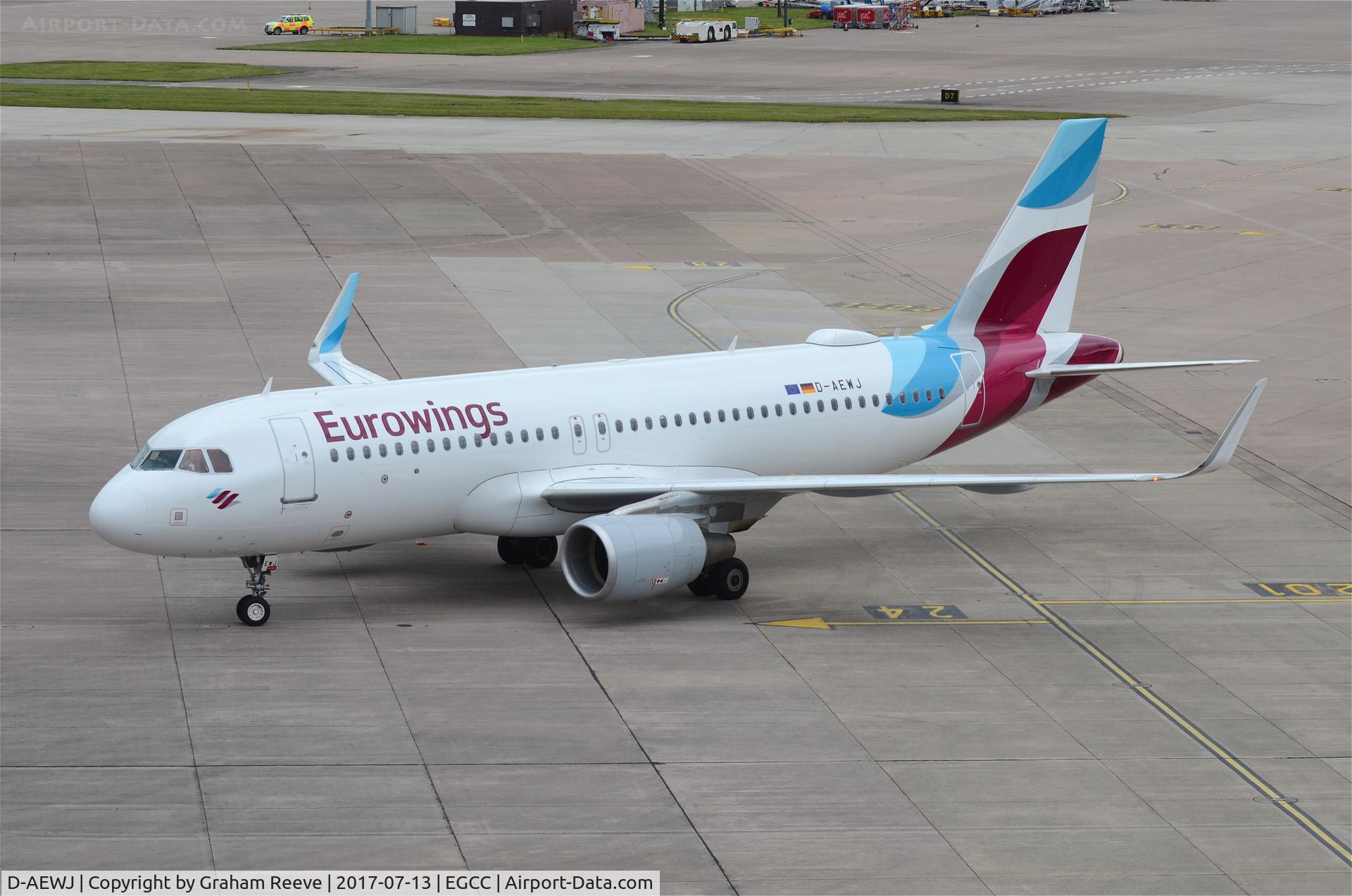 D-AEWJ, 2016 Airbus A320-214 C/N 7216, just landed at Manchester.