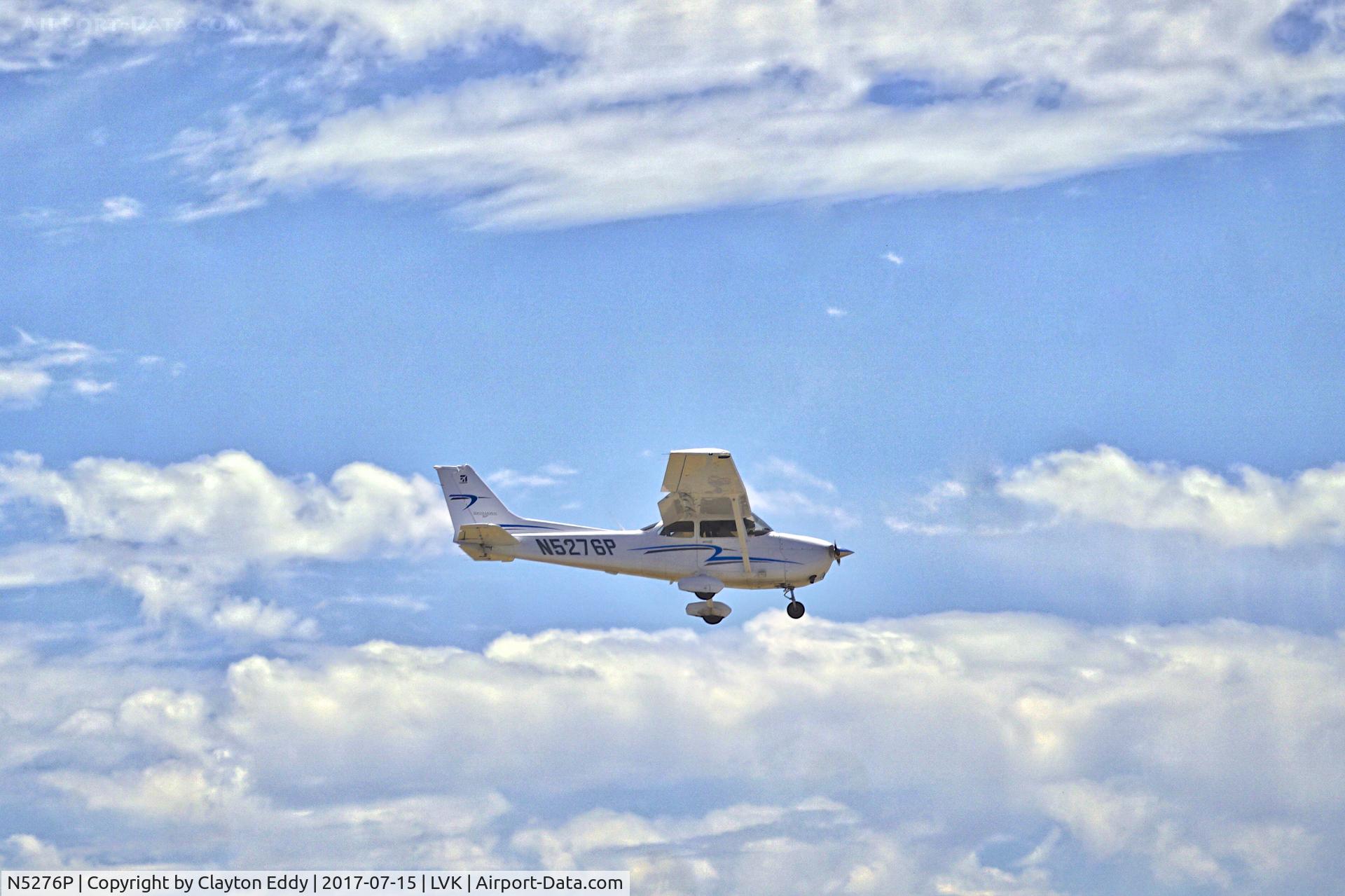 N5276P, Cessna 172S C/N 172S11010, Livermore Airport California. 2017.