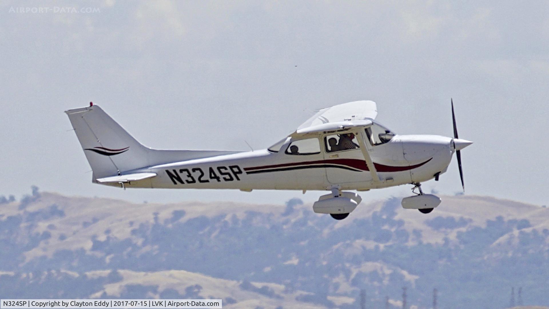 N324SP, 1999 Cessna 172S C/N 172S8249, Livermore Airport California. 2017.
