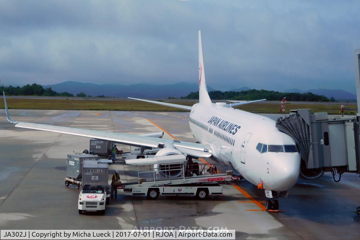 JA302J, 2007 Boeing 737-846 C/N 35331, At Hiroshima