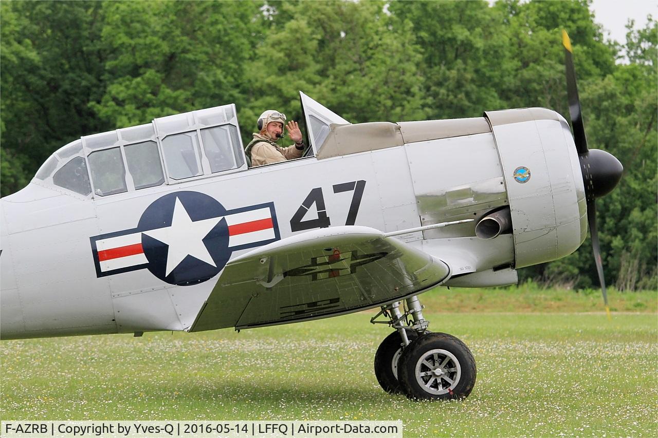 F-AZRB, North American SNJ-5 Texan Texan C/N 88-17955, North American SNJ-5 Texan, Taxiing to parking area, La Ferté-Alais airfield (LFFQ) Airshow 2016