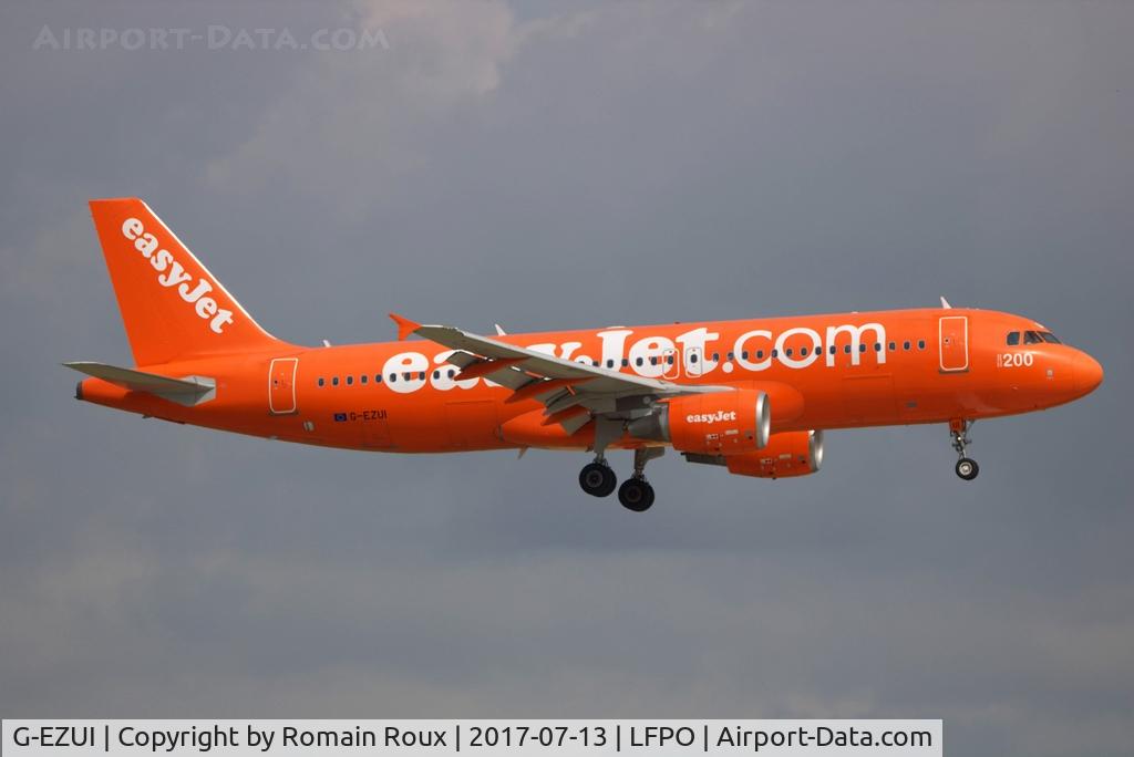 G-EZUI, 2011 Airbus A320-214 C/N 4721, Landing