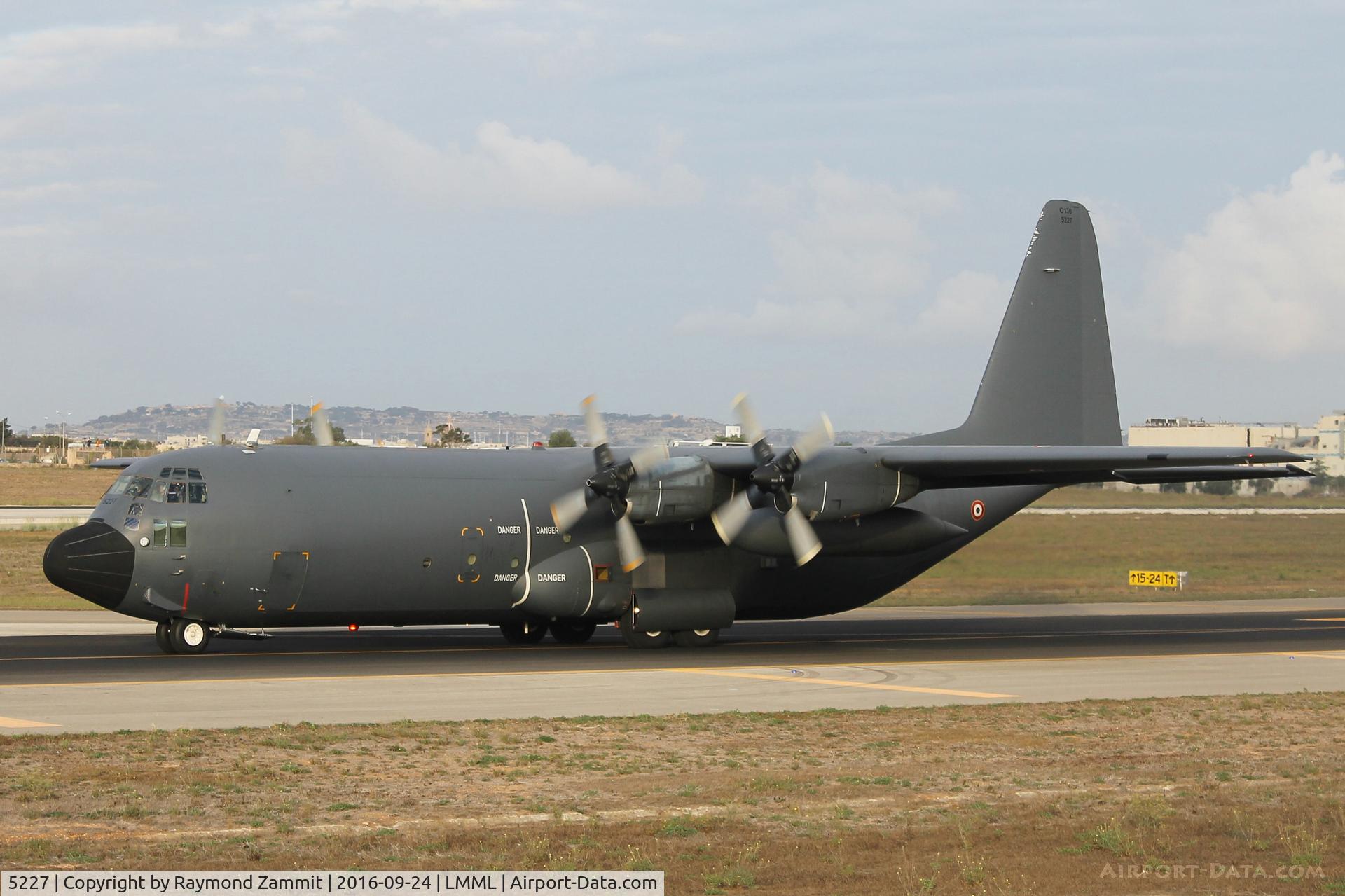 5227, Lockheed C-130H Hercules C/N 382-5227, Lochheed C-130H Hercules 5227/61-PL French Air Force