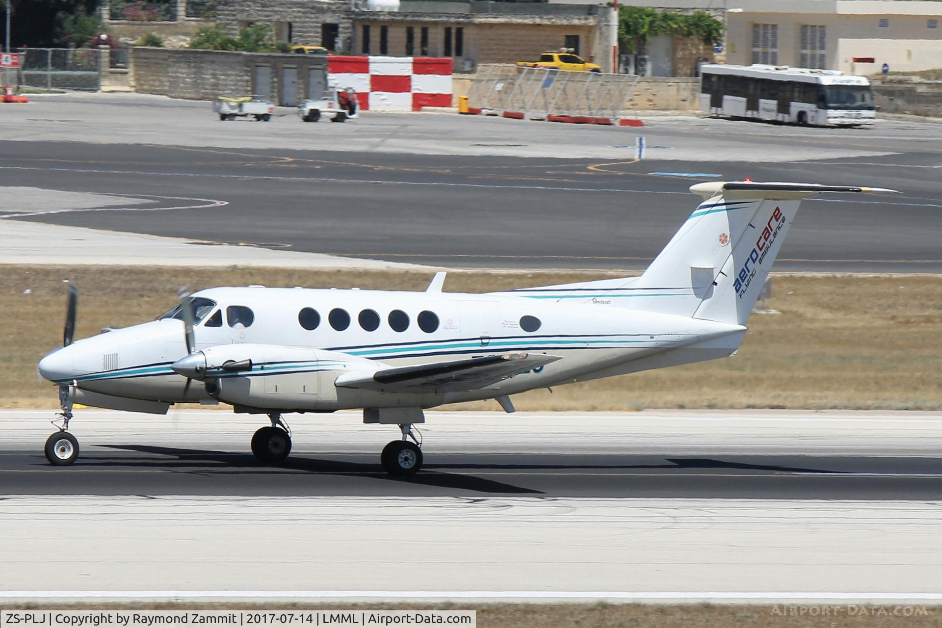 ZS-PLJ, 1991 Beech B200 Super King Air King Air C/N BB-1401, Beech B200 Super King Air ZS-PLJ AeroCare Air Ambulance