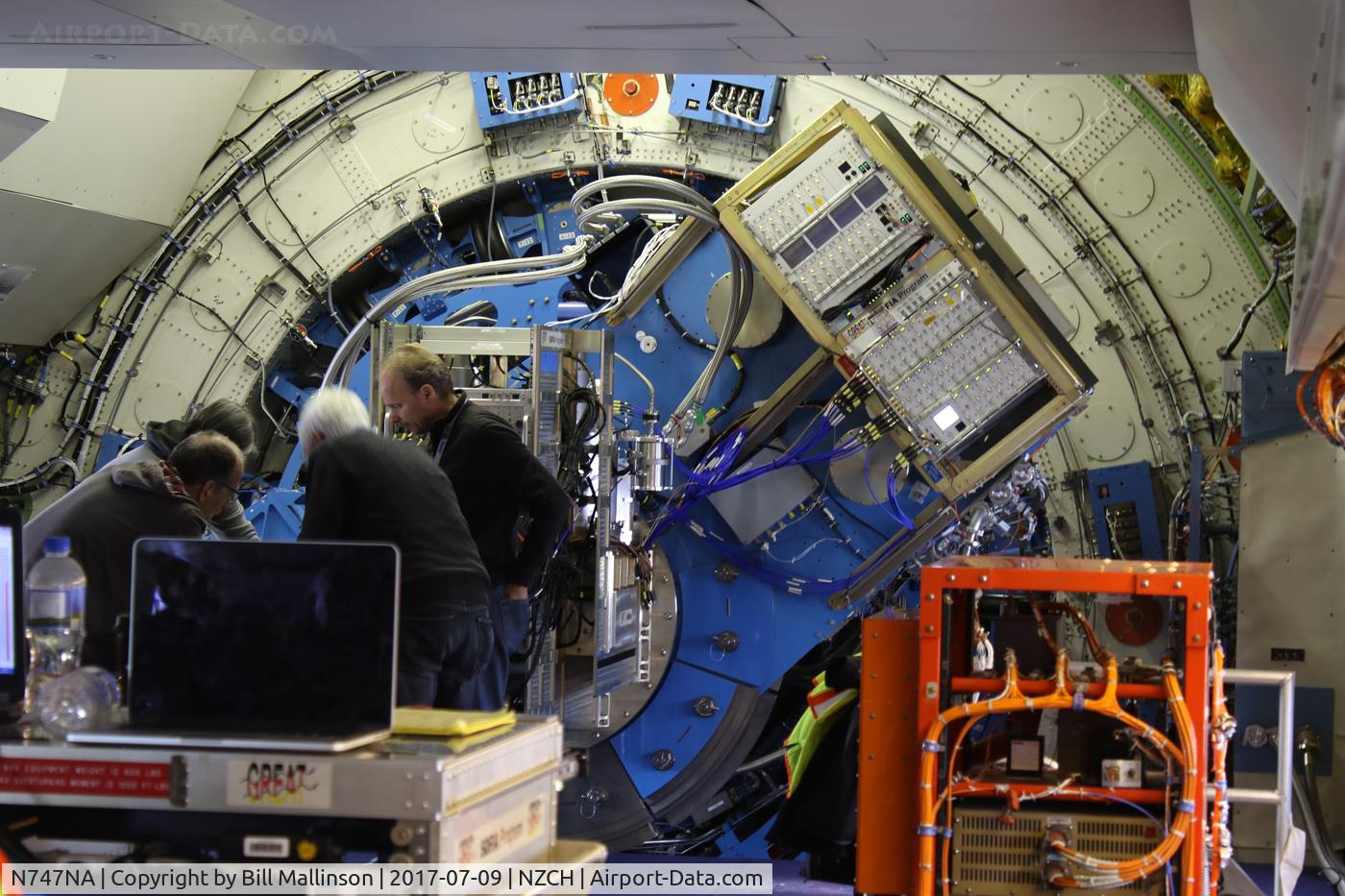 N747NA, 1977 Boeing 747SP-21 C/N 21441, SOFIA.
Stratospheric Observatory For Infrared Astronomy.
The blue area is part of the 2.7m telescope