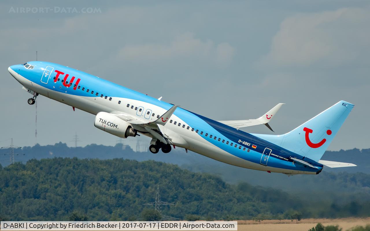 D-ABKI, 2009 Boeing 737-86J C/N 37748, departure to Kos via RW27