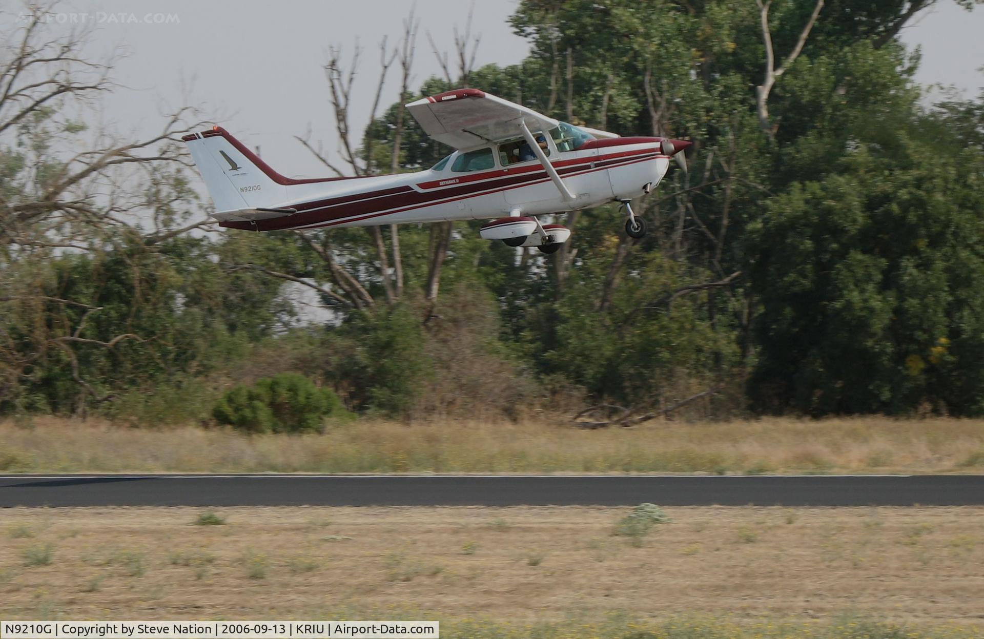 N9210G, 1980 Cessna 172N C/N 17273628, Flying Vikings (Hayward, CA) 1980 Cessna 172N Skyhawk climbing out after short stop @ Rancho Murieta, CA