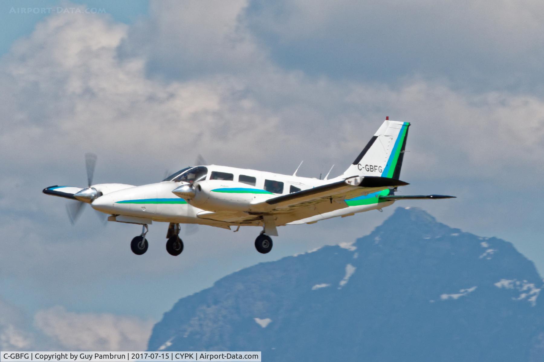 C-GBFG, 1979 Piper PA-34-200T C/N 34-8070006, Landing