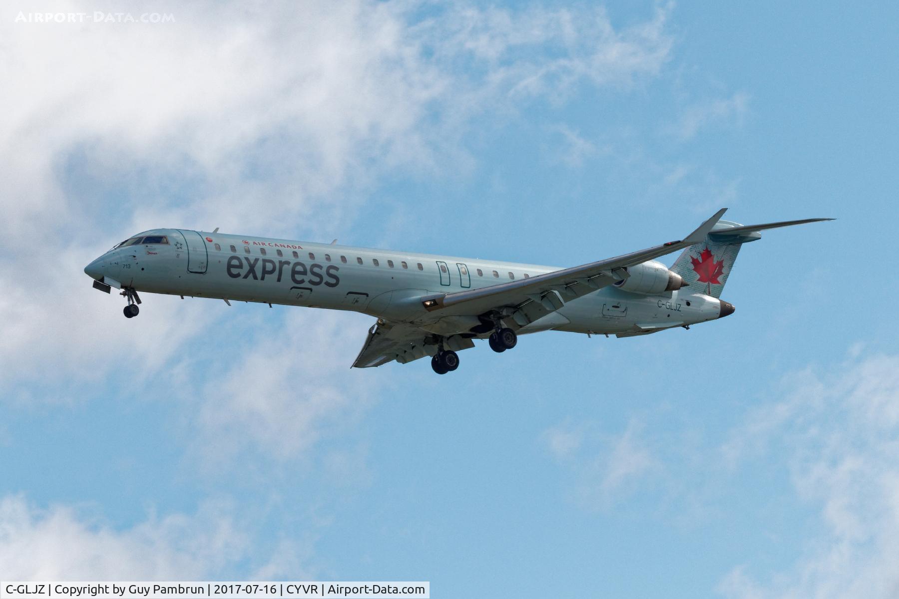 C-GLJZ, 2005 Canadair CRJ-705ER (CL-600-2D15) Regional Jet C/N 15051, Landing