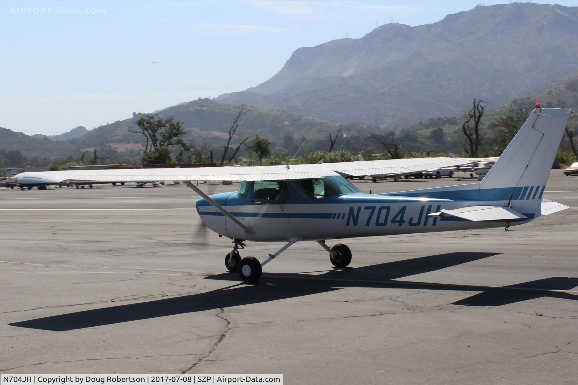 N704JH, 1976 Cessna 150M C/N 15078644, 1976 Cessna 150M, Continental O-200 100 Hp, taxi back