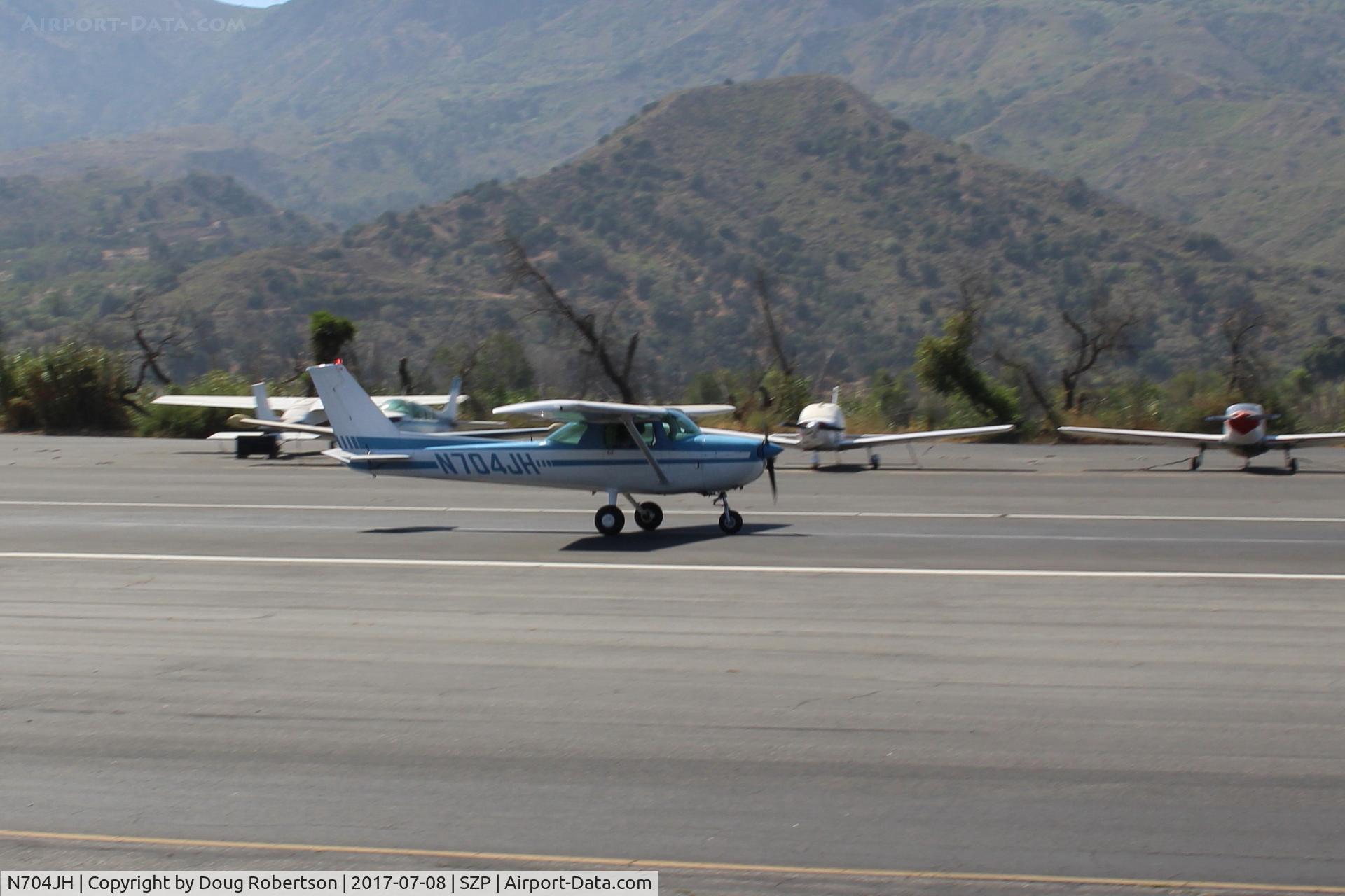N704JH, 1976 Cessna 150M C/N 15078644, 1976 Cessna 150M, Continental O-200 100 Hp, landing roll Rwy 22
