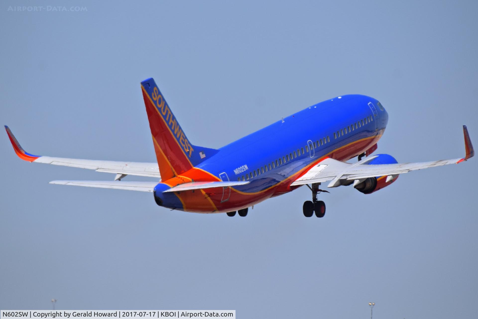 N602SW, 1995 Boeing 737-3H4 C/N 27953, Departing BOI.
