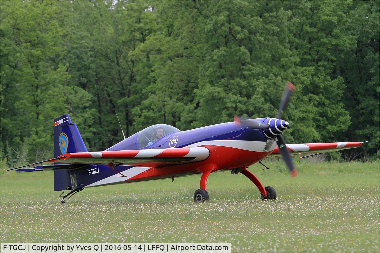 F-TGCJ, Extra EA-330SC C/N 05, Extra 330SC, French Air Force aerobatic team, Taxiing to parking area, La Ferté-Alais (LFFQ) air show 2016
