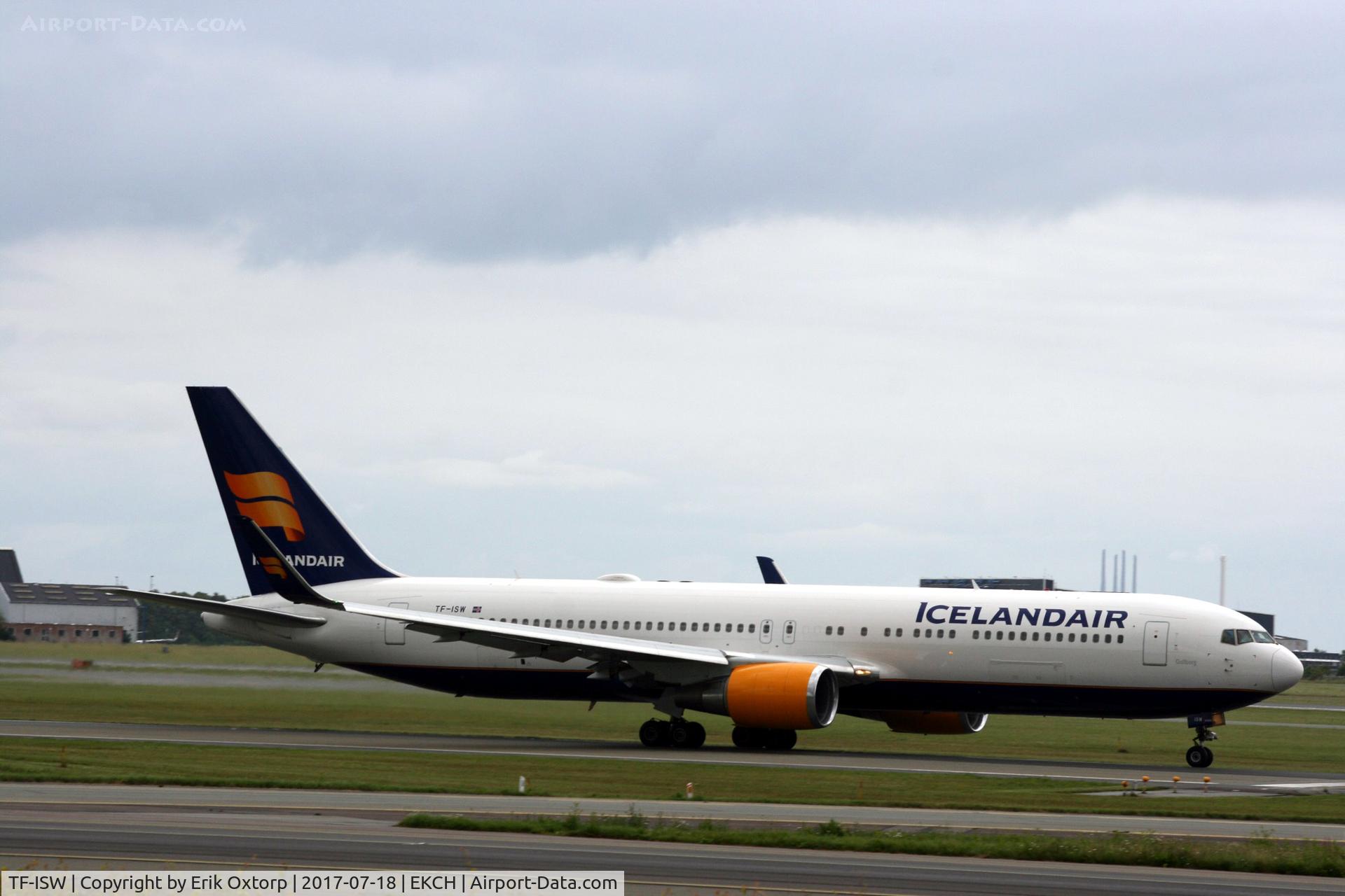 TF-ISW, 1997 Boeing 767-319/ER C/N 28745, TF-ISW taking off rw 22R