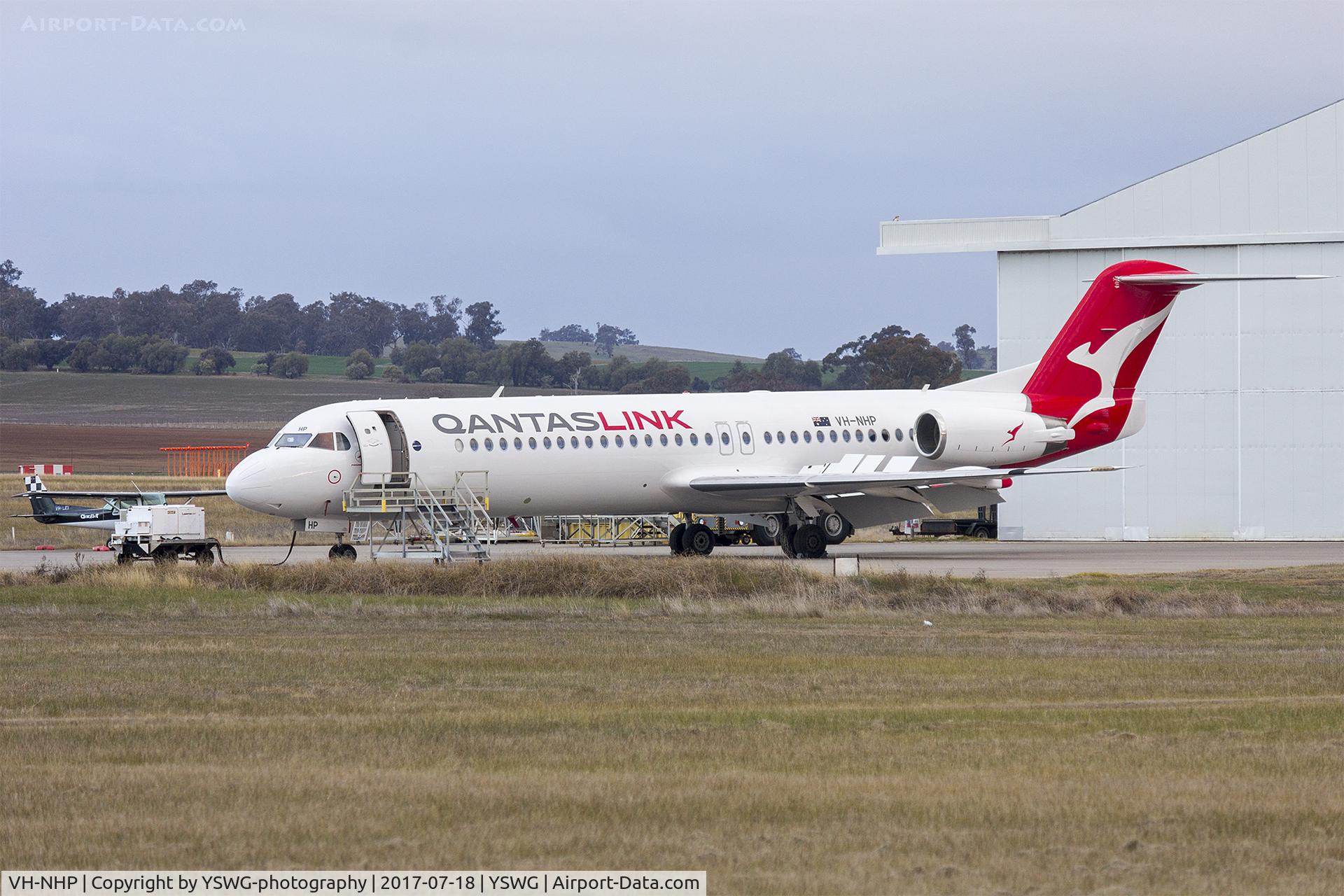 VH-NHP, 1992 Fokker 100 (F-28-0100) C/N 11399, Network Aviation (VH-NHP) Fokker 100, in new Qantaslink 