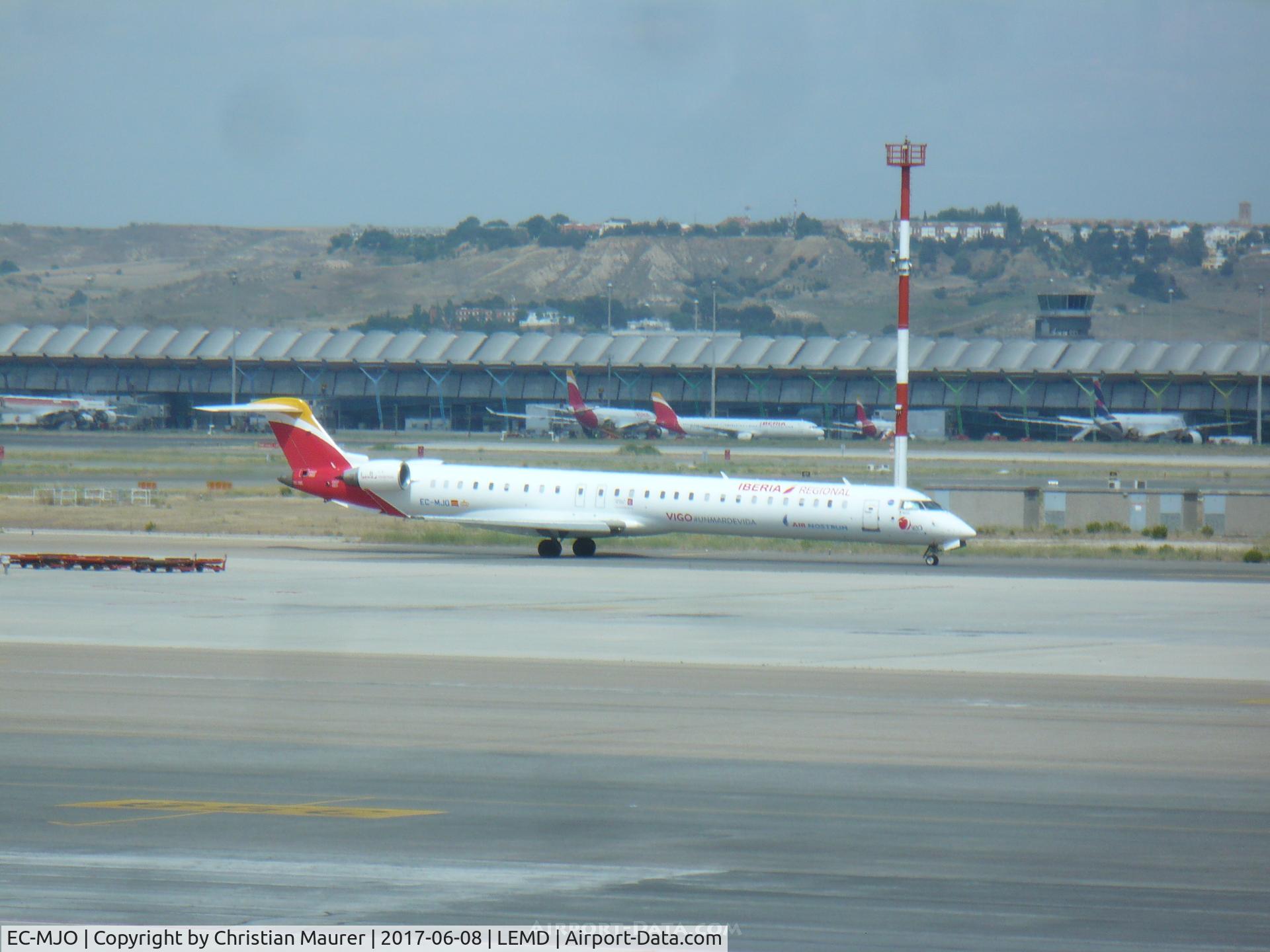 EC-MJO, 2016 Bombardier CRJ-1000 (CL-600-2E25) C/N 19045, CRJ-1000