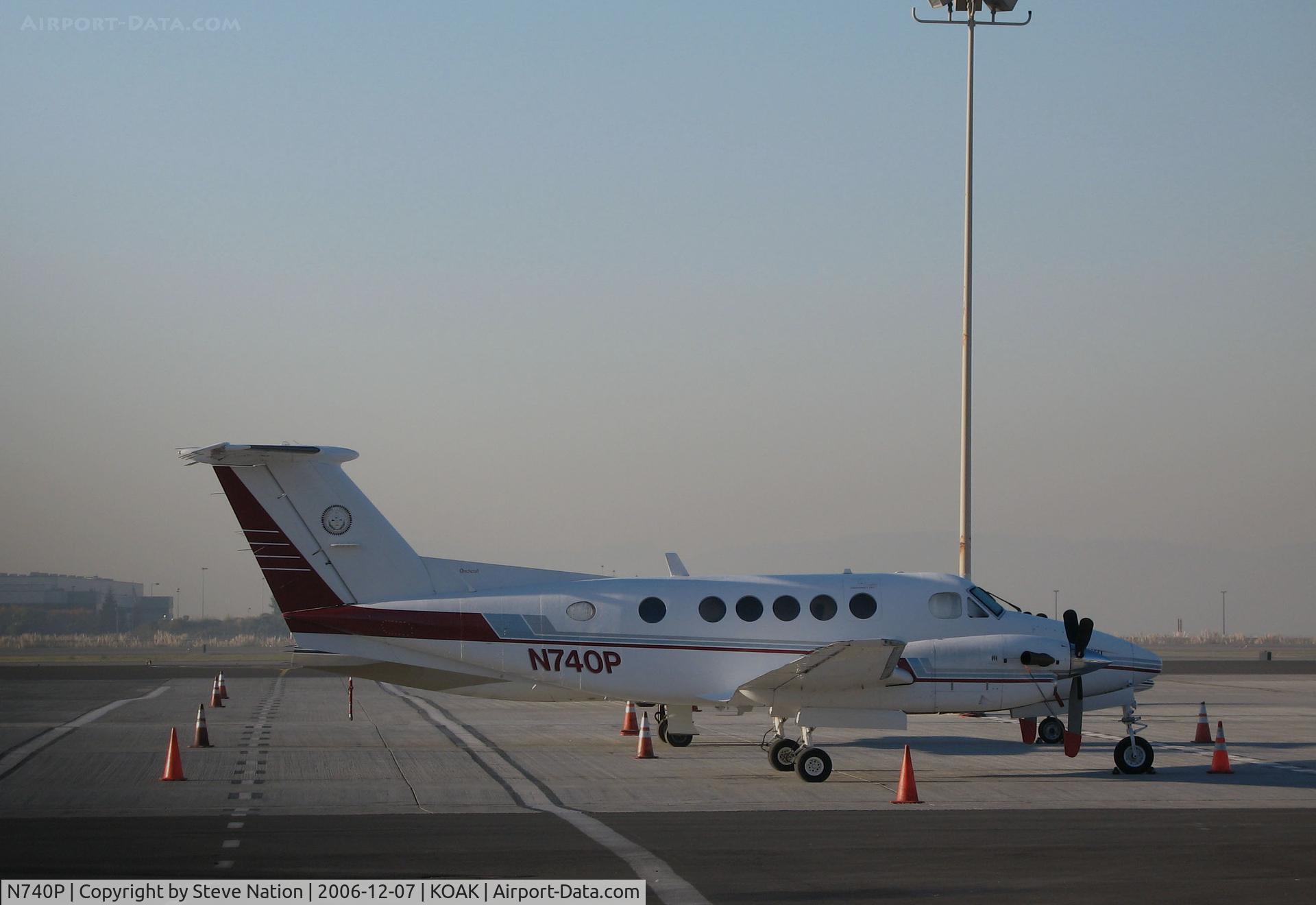 N740P, 1985 Beech B200 King Air C/N BB-1218, Navajo Nation (Window Rock, AZ) 1985 Beech B200 King Air visiting @ Oakland International Airport North ramp