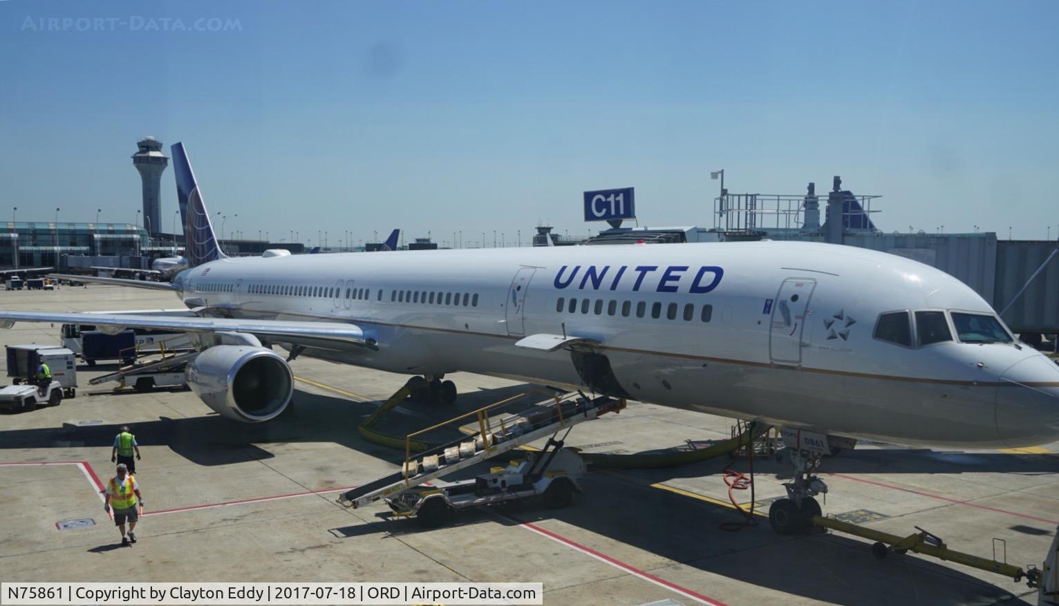 N75861, 2001 Boeing 757-33N C/N 32585, ORD 2017.