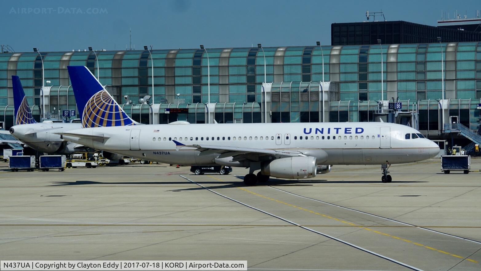 N437UA, 1997 Airbus A320-232 C/N 655, ORD 2017.