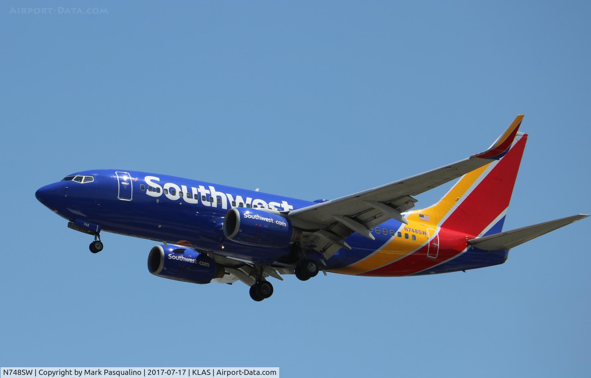 N748SW, 1999 Boeing 737-7H4 C/N 29800, Boeing 737-700