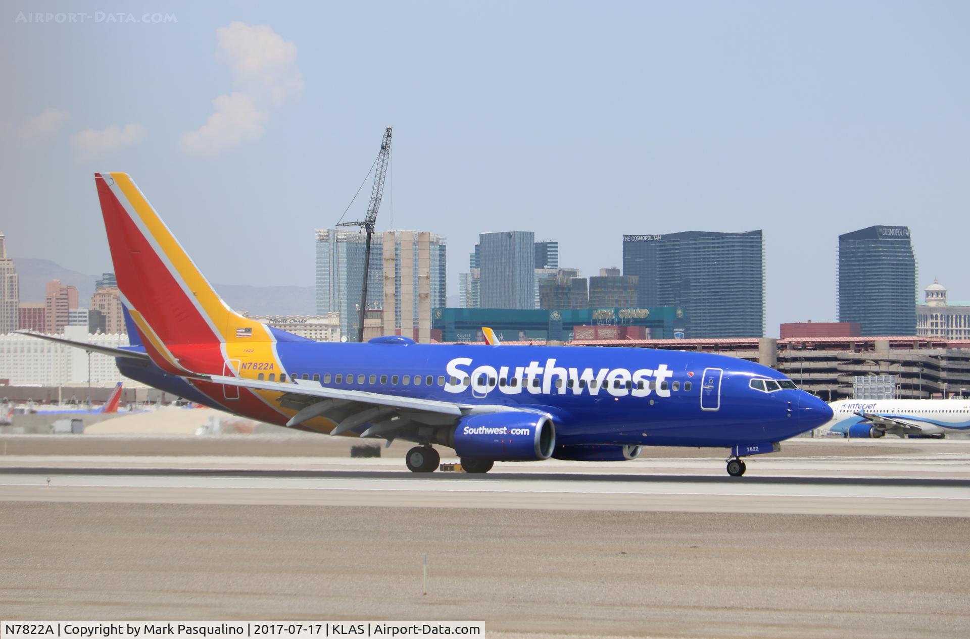 N7822A, 2001 Boeing 737-76N C/N 32596, Boeing 737-700