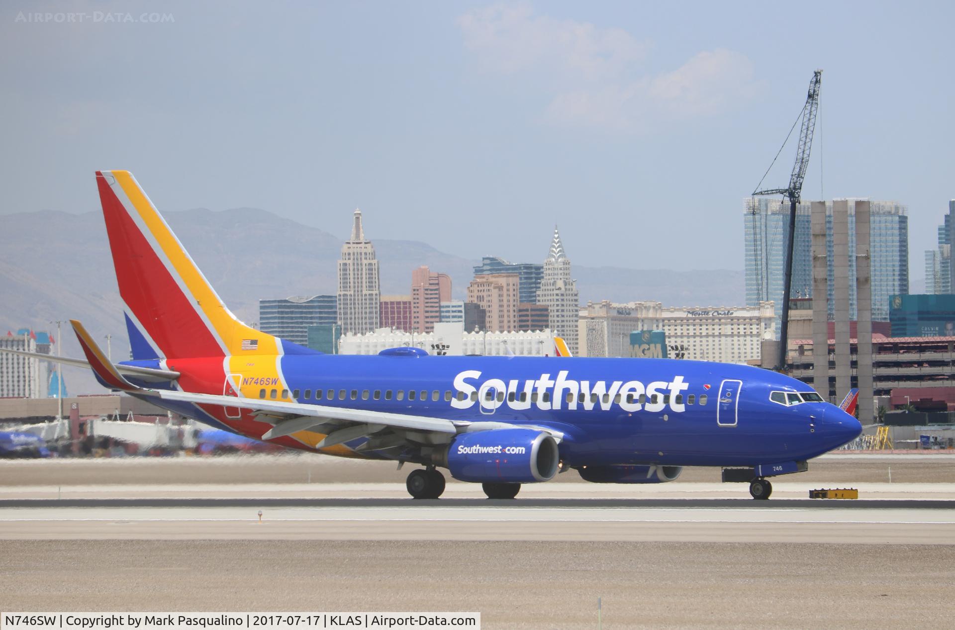N746SW, 1999 Boeing 737-7H4 C/N 29798, Boeing 737-700
