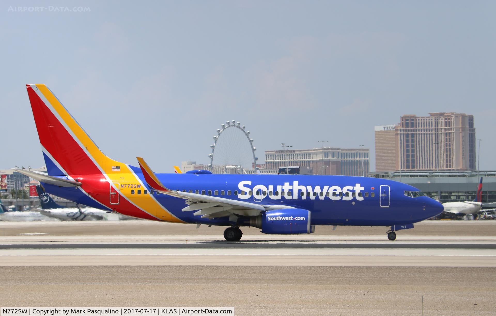 N772SW, 2000 Boeing 737-7H4 C/N 27880, Boeing 737-700