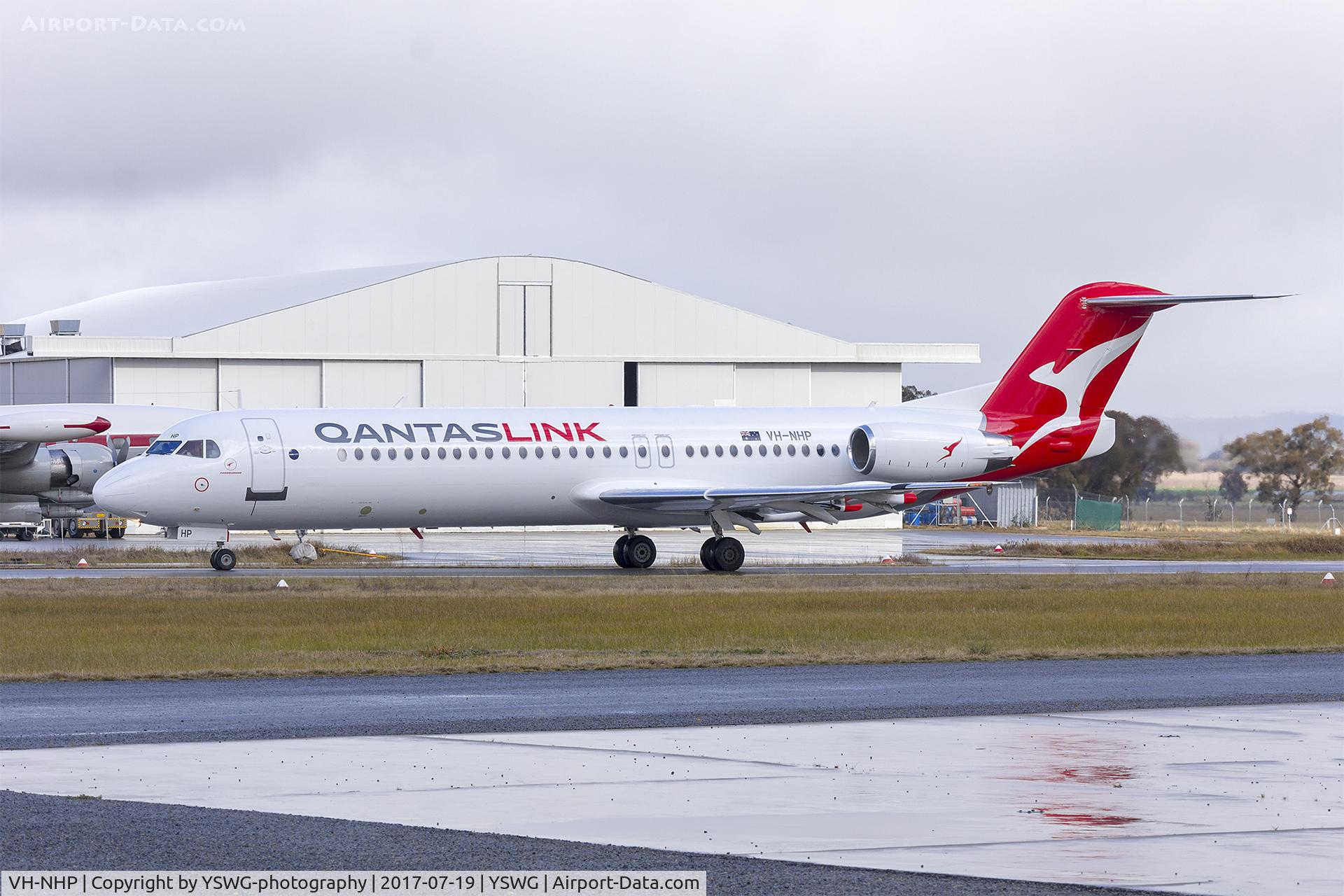 VH-NHP, 1992 Fokker 100 (F-28-0100) C/N 11399, Network Aviation (VH-NHP) Fokker 100, in new Qantaslink 