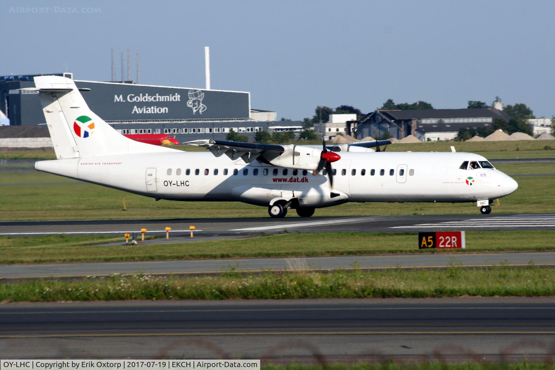OY-LHC, 1994 ATR 72-212 C/N 405, OY-LHC taking off rw 22R