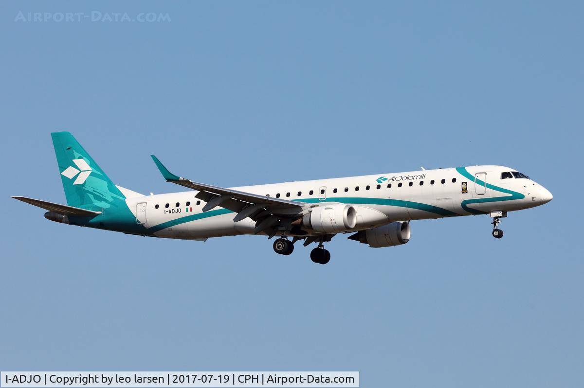 I-ADJO, 2009 Embraer 195LR (ERJ-190-200LR) C/N 19000280, Copenhagen 19.7.2017