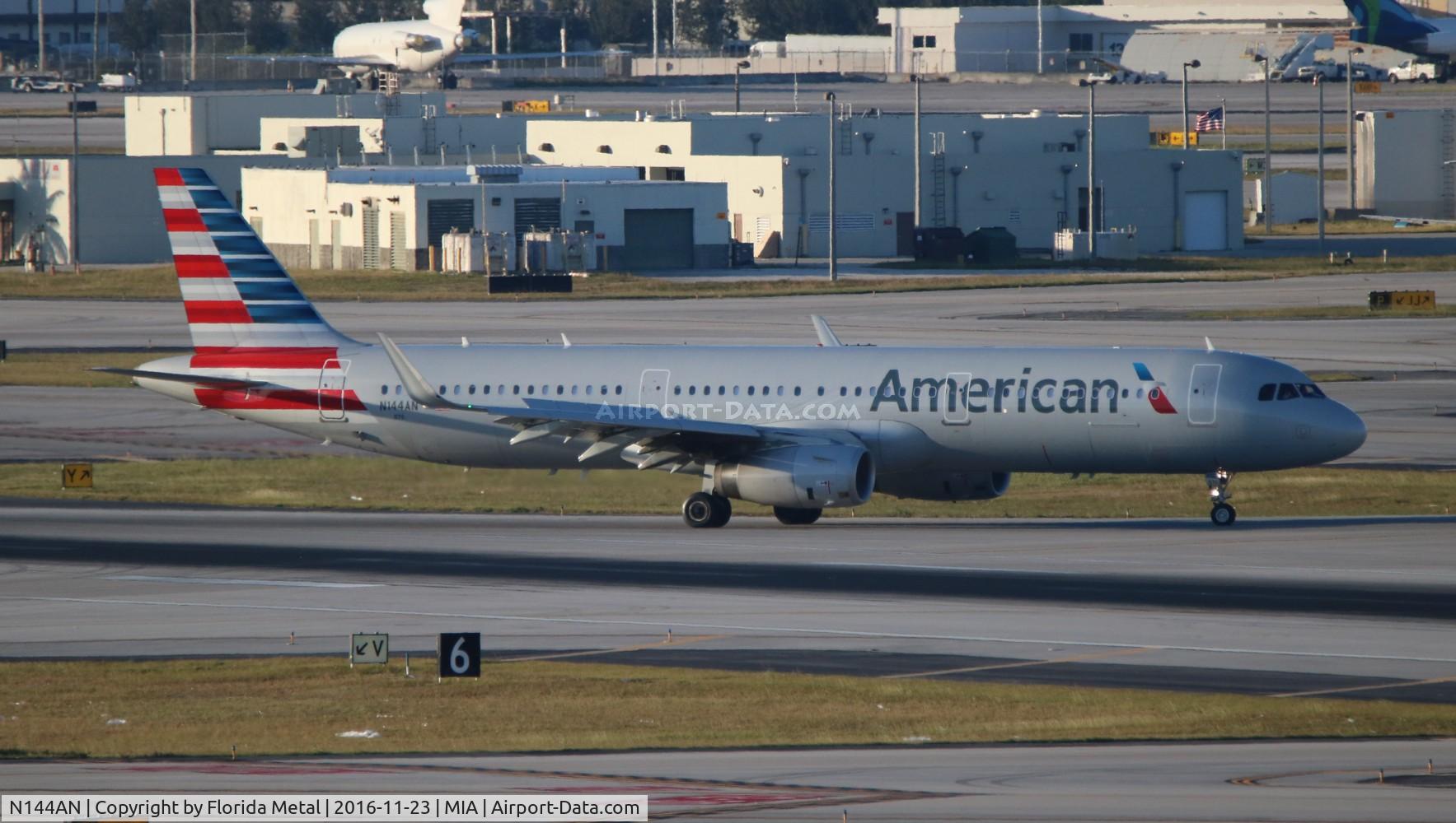 N144AN, 2015 Airbus A321-231 C/N 6723, American