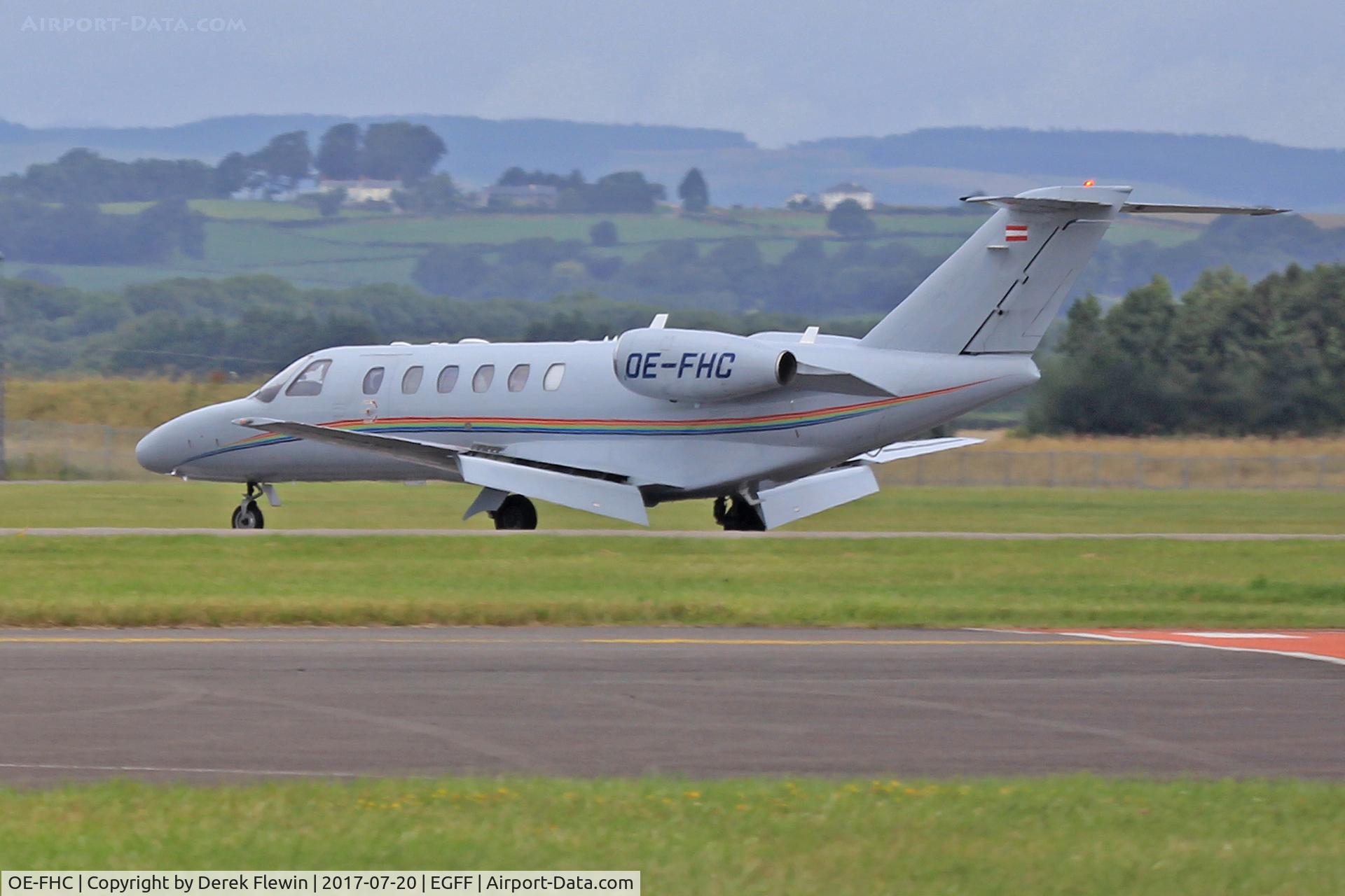 OE-FHC, 2008 Cessna 525A CitationJet CJ2+ C/N 525A-0415, CitationJet CJ2+, Avcon Jet AG Vienna based, callsign Asterix 42C, landing on runway 30 out of Luton Airport.