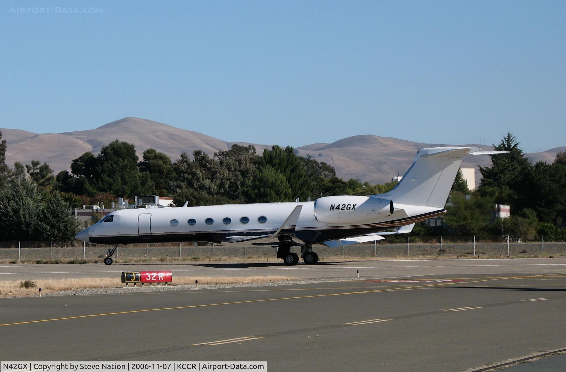 N42GX, 2001 Gulfstream Aerospace G-V C/N 628, BGHN Holdings, Palo Alto, CA 2001 Gulfstream Aerospace G-V lining up for takeoff @ Concord, CA (now N628BD with Hewlett Packard Corp, San Jose, CA)